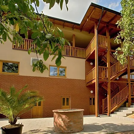 Rokava Πανσιόν